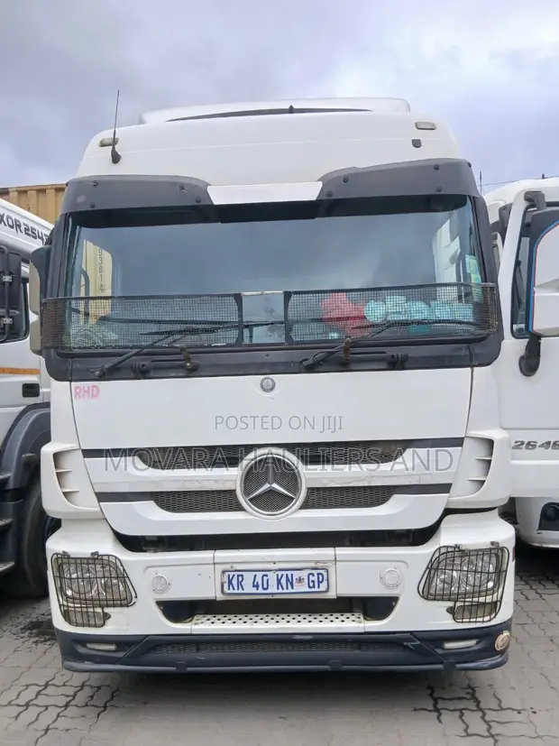 Semi-Trailer for Hauling Services - 1