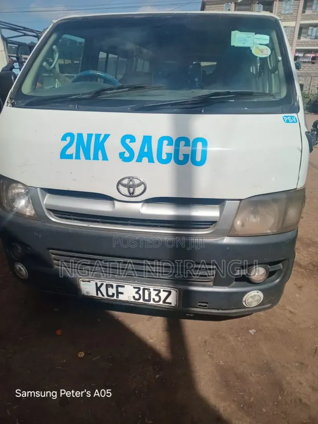 Toyota HiAce 2008 Nyeupe - 1
