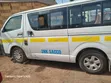 Toyota HiAce 2008 Nyeupe - 2