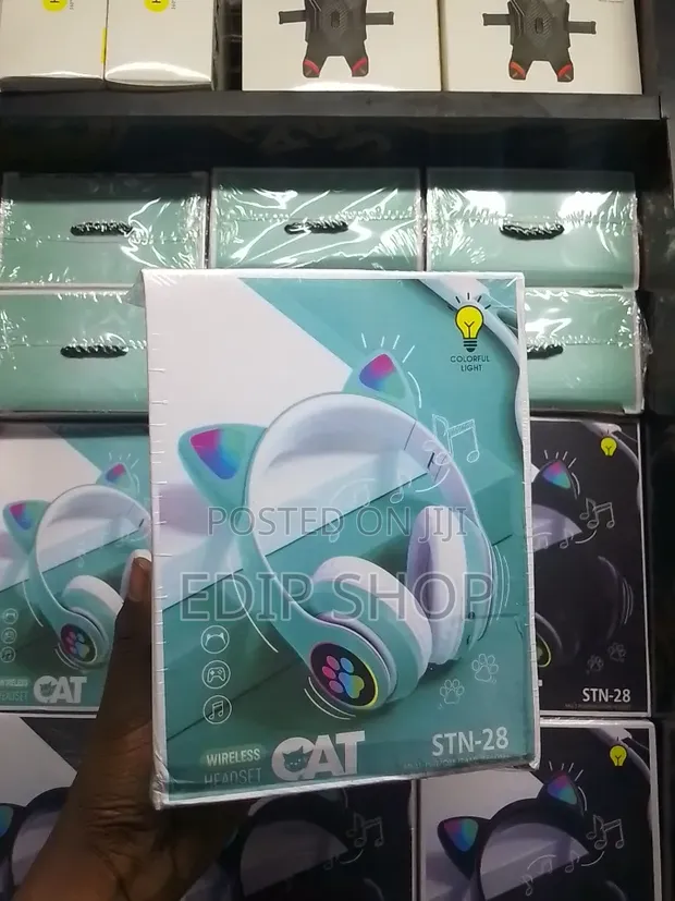 Green Wireless Kids Headphones - 1