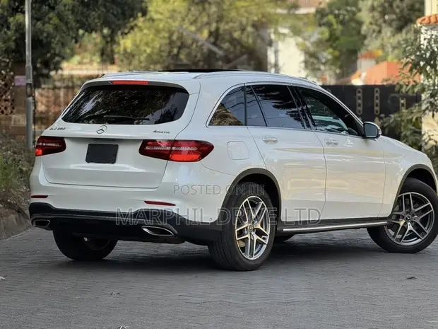 Mercedes-Benz GLC-Class 2019 Nyeupe - 1