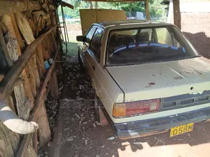 Nissan Sunny B12 Sedan 1.3 1989