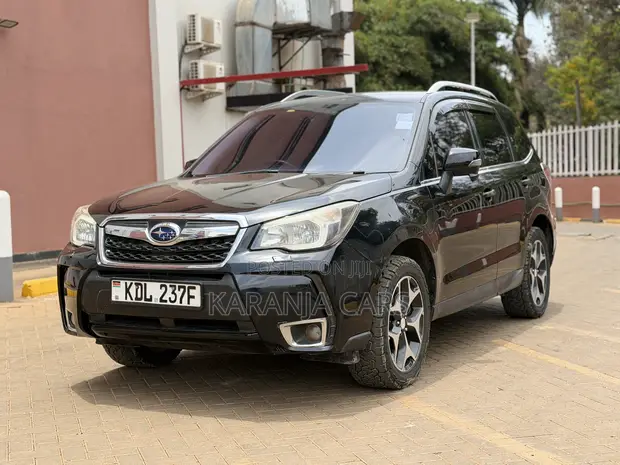 Subaru Forester 2015 Nyeusi - 1