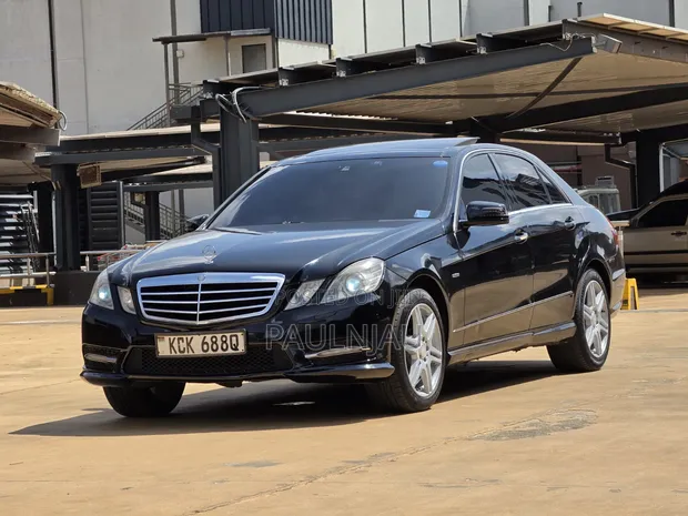 Mercedes-Benz E250 2015 Black - 1