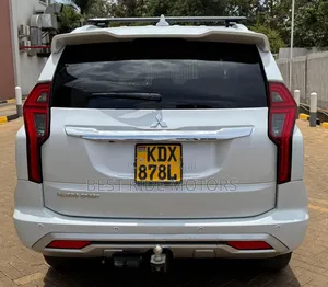 2022 Mitsubishi Pajero Sport White