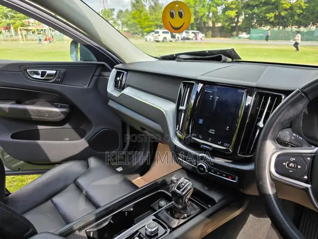 Volvo XC60 T5 R-Design AWD 2018 - 1