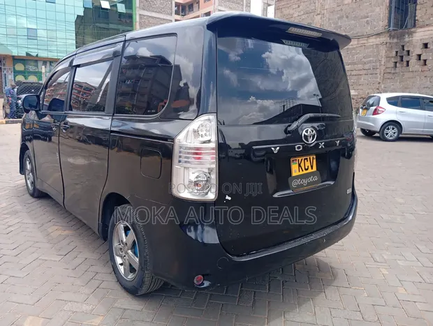Toyota Voxy 2012 Black - 1