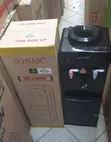 Dispenser ya Maji Moto na Baridi Nyeusi Mpya - 1