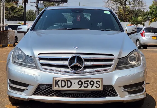 Mercedes-Benz C200 2014 Nyeupe - 1