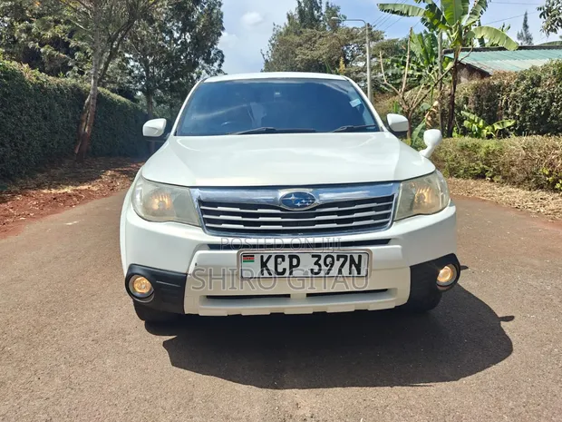 Subaru Forester 2011 Black - 1