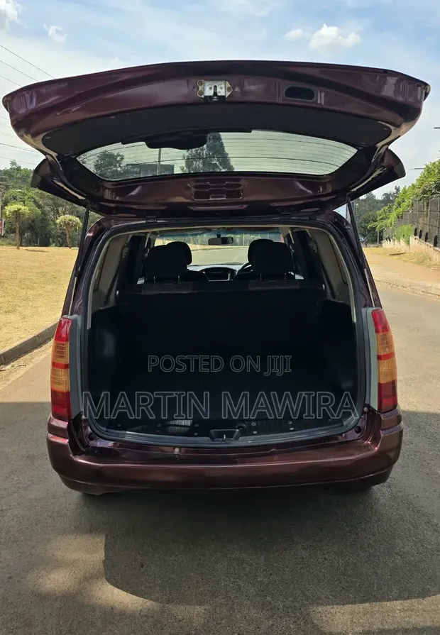 Toyota Succeed 2011 Maroon - 1