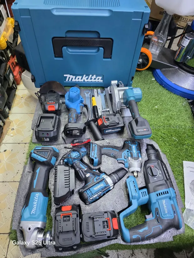Makita Cordless Power Tool Combo Kit - 1