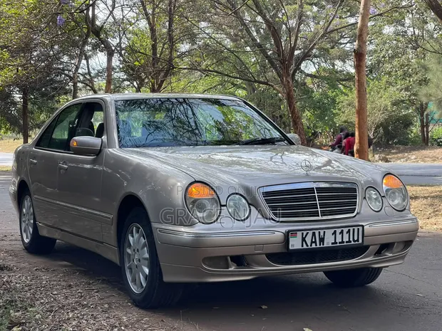 Mercedes-Benz E220 1999 - 1