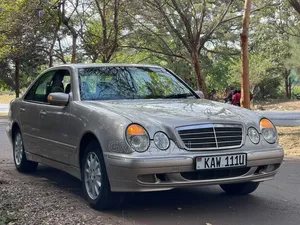 Mercedes-Benz E220 1999