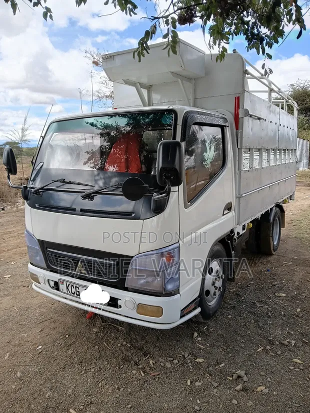 Mitsubishi Canter Lori Rigid - 1