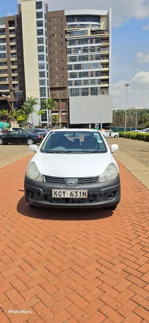 Nissan Advan 2013 Nyeupe