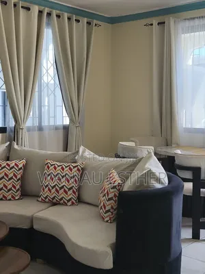 Ghorofa ya Vyumba 2 vya Kulala, Imejengwa Samani, kwa Upangishaji Mfupi Bamburi, Mombasa