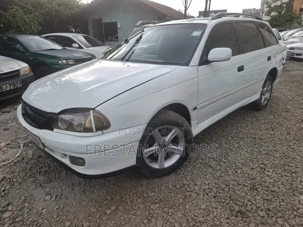 Toyota Caldina 2002 White - 1