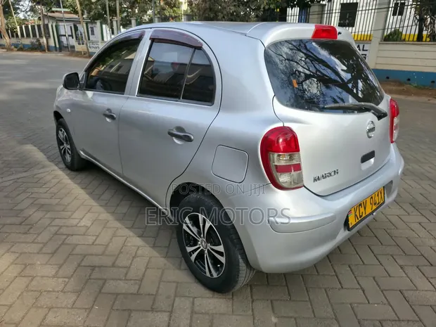 Nissan March 2012 Silver - 1