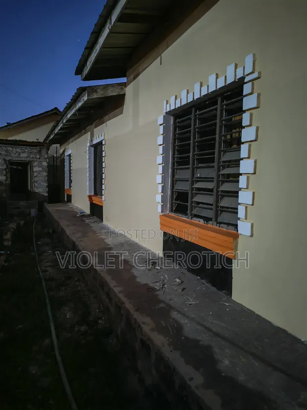 Nyumba ya Vyumba 4 vya Kulala kwa Ajili ya Kupangisha Vescon 1, Kadzandani - 1