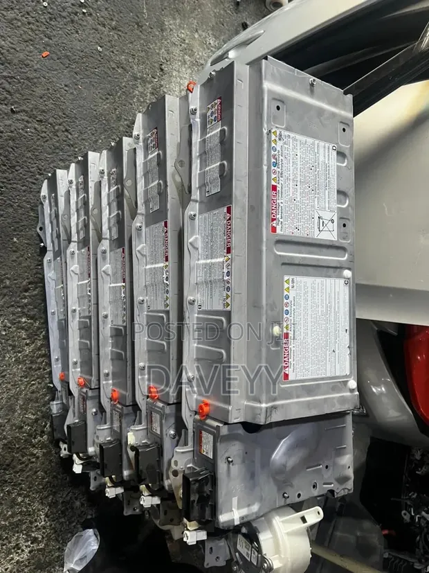 Betri ya Toyota Prius Hybrid (Iliyotumika) - 1