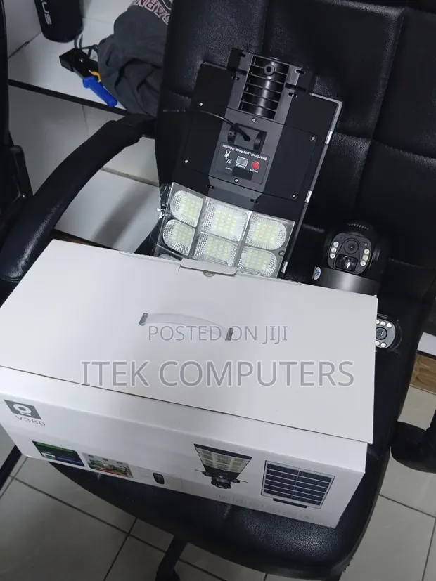 Kamera ya AI Solar V380 Pro Inayotumia Nguvu Kidogo na Mwanga Uliojengwa Ndani - 1