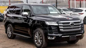 Toyota Land Cruiser LC300 2023