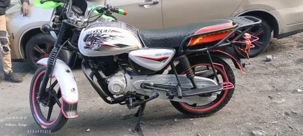 Bajaj Boxer 150 UG 2025 White - 1