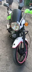 Bajaj Boxer 150 UG 2025 White - 4