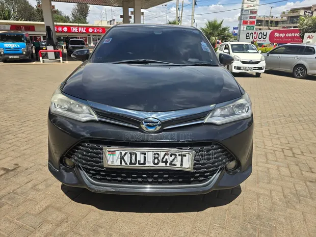 Toyota Corolla Fielder Hybrid 2016 Nyeusi - 1