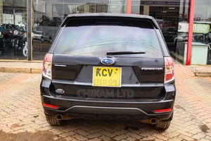 Subaru Forester 2012 Nyeusi