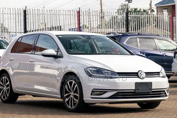 Volkswagen Golf 2019 Nyeupe - 1