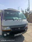 Toyota HiAce 2000 - 1
