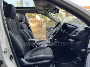 Subaru Forester Premium AWD 2019 Nyeupe