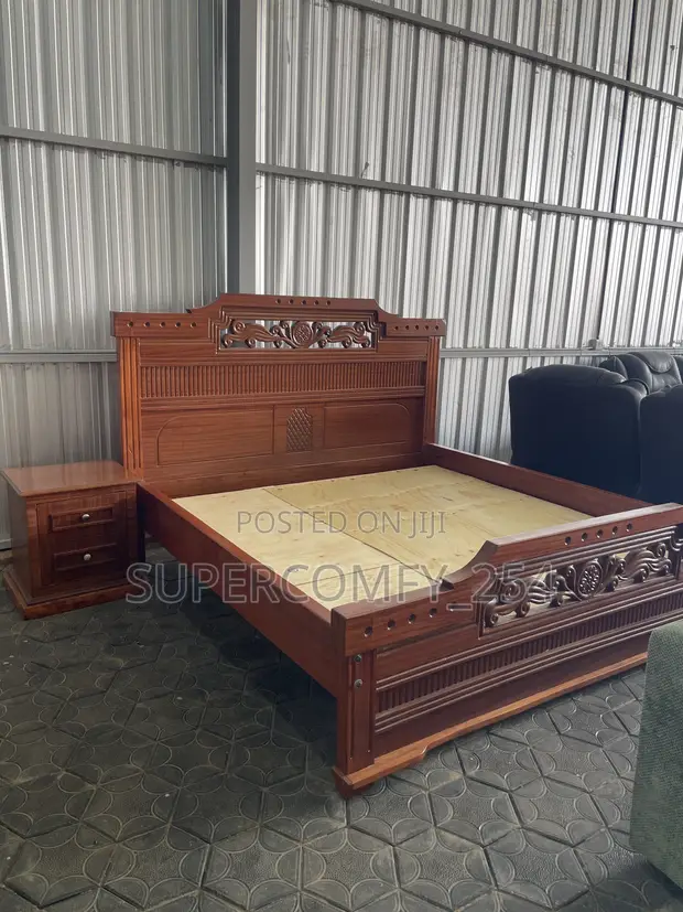 Kitanda cha King cha Mahogany chenye Droo - 1
