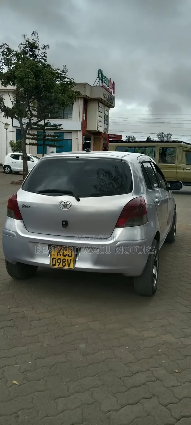 Toyota Vitz 2009 Zambarau - 1