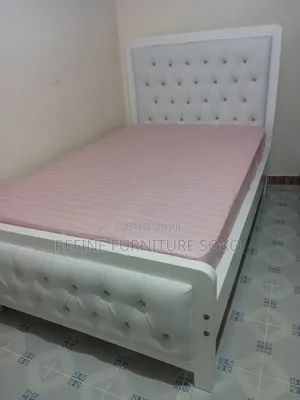 Kitanda cha Mocket cha Ubora wa Juu chenye Muundo wa Kisasa
