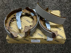 New Toyota Land Cruiser 75/79 Rear Brake Linings Set