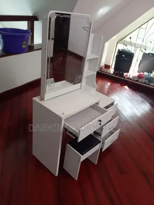 Boss Office Products Dressing Table