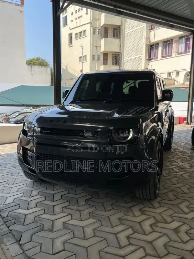 Land Rover Defender V8 2024 Nyeusi - 1