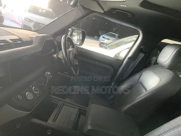 Land Rover Defender X-Dynamic SE 2024 Nyeusi Matt - 1