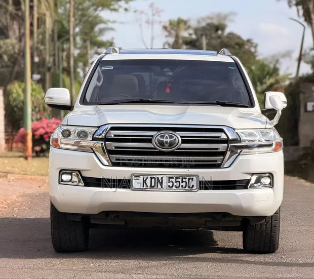 Toyota Land Cruiser 4.6 V8 ZX 2016 White - 1