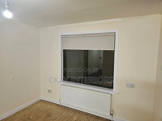 Roller Blinds za Kisasa kwa Madirisha ya Ofisi - 1