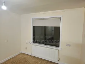 Roller Blinds za Kisasa kwa Madirisha ya Ofisi