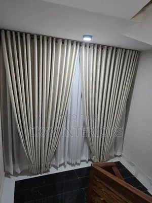 Home Interiors Mapya ya Pazia
