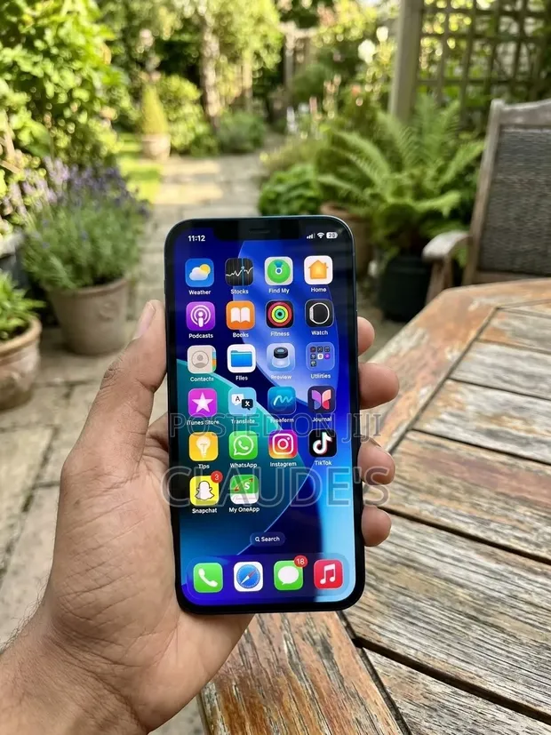 Apple iPhone 12 64GB Black - 1