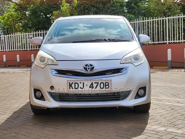 Toyota Ractis 1.5 FWD 2015 Silver - 1