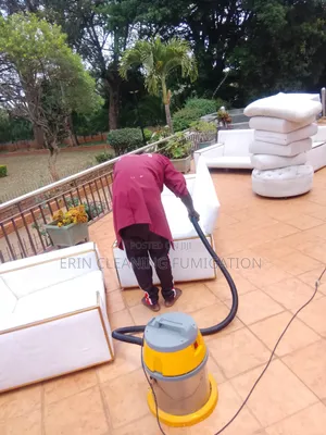 Huduma ya Kusafisha Sofa kwa Upholstery