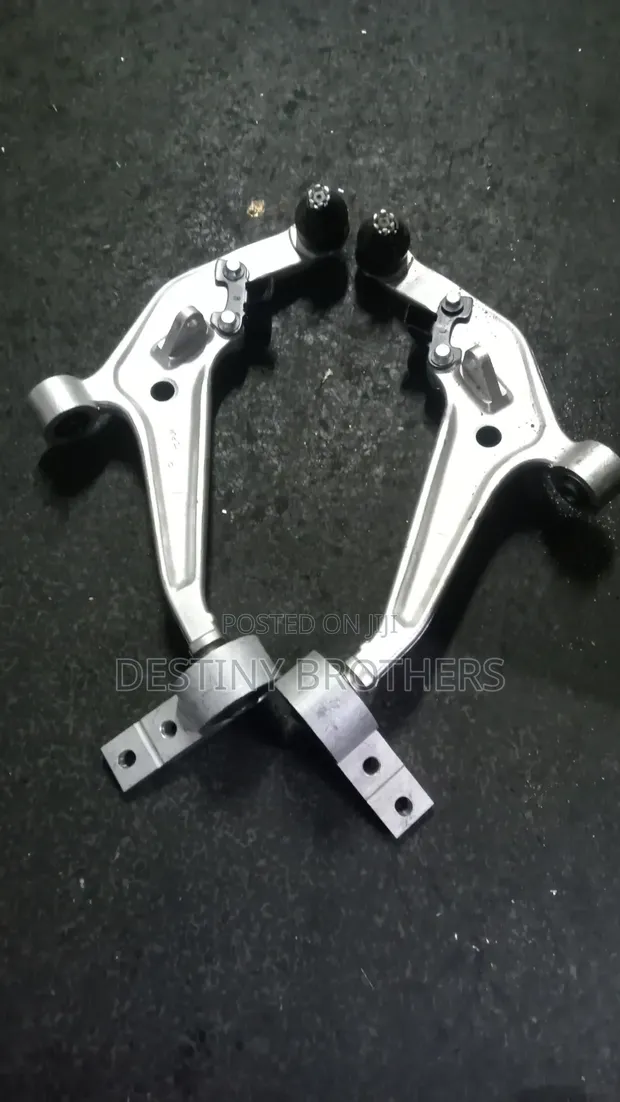 Genuine Nissan X-Trail NT30 Control Arm - 1