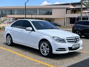 Mercedes-Benz C200 2012